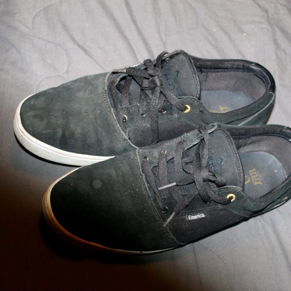 Emerica skate shoes